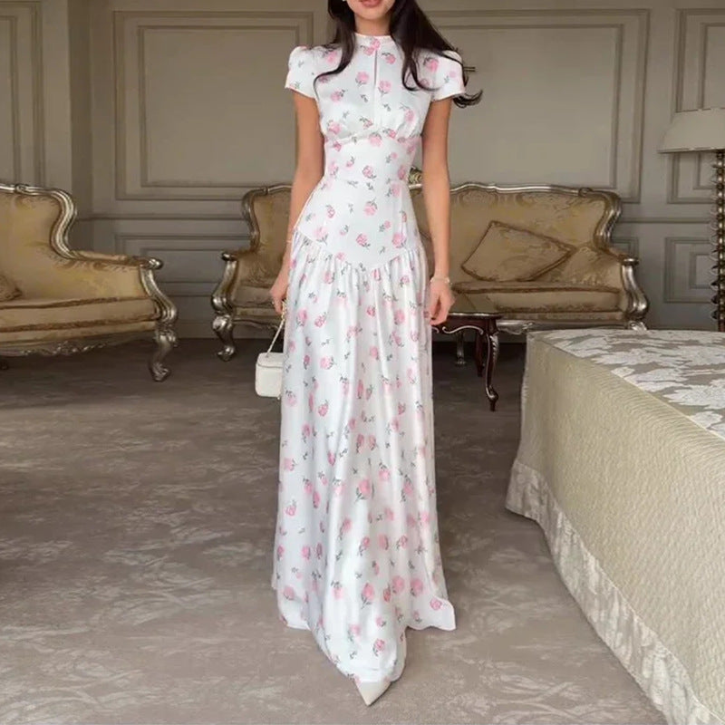 Woman wearing a floral Women&