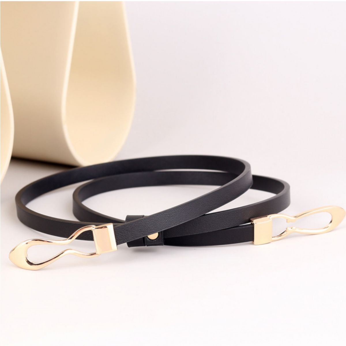 Stylish Skinny Leather Belt – Women&