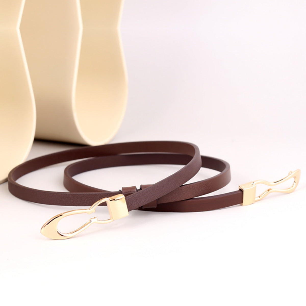Stylish Skinny Leather Belt – Women&