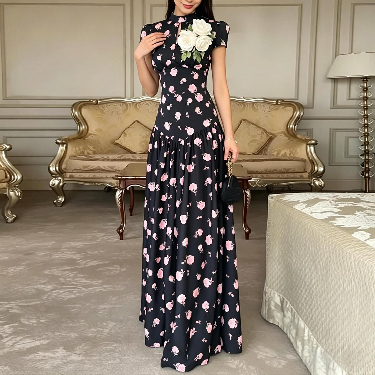 Woman wearing a floral Women&