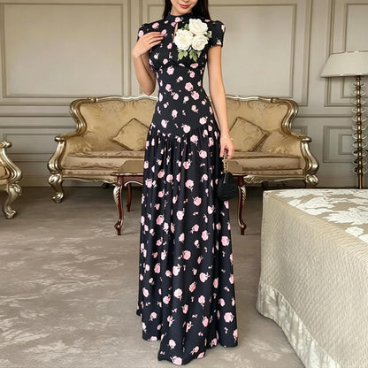Woman wearing a floral Women&