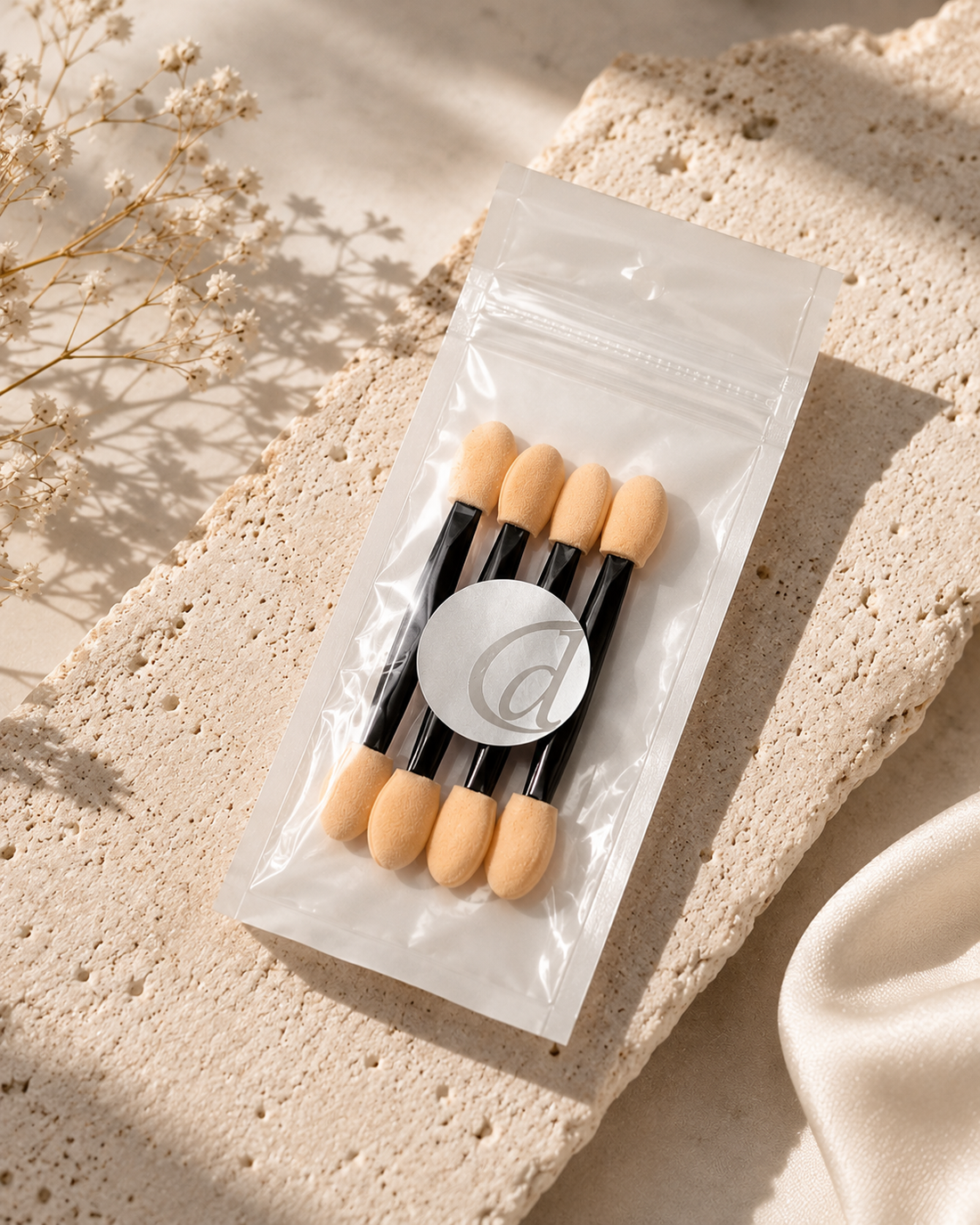 Professional Eyeshadow Applicators – 4-Pack Makeup Tools in packaging on a textured surface.
