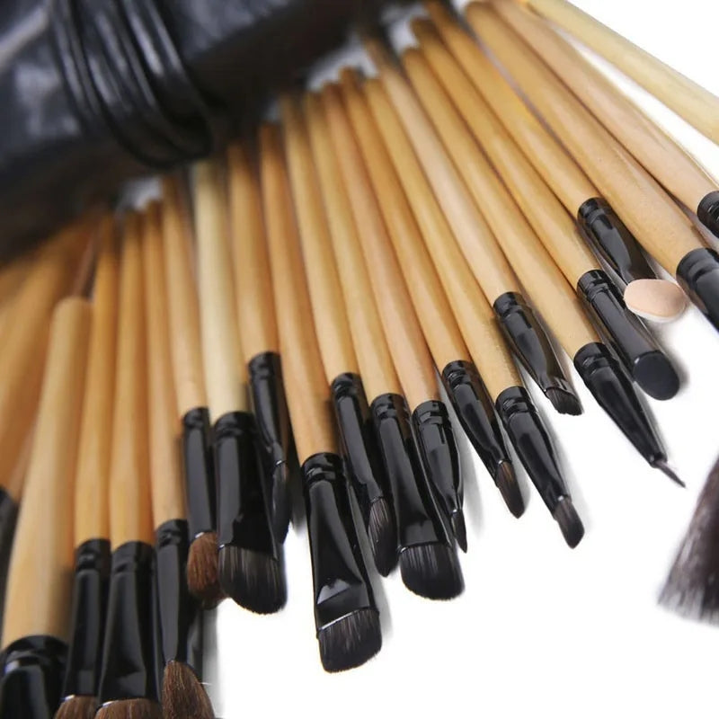 Makeup brush set for eyeshadow and eyebrows