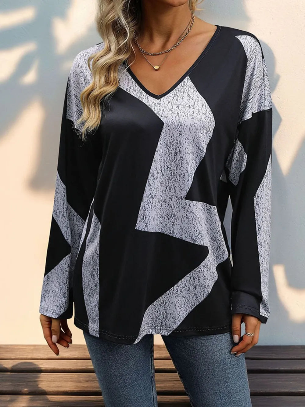 Color Block V-Neck T-Shirt color block design