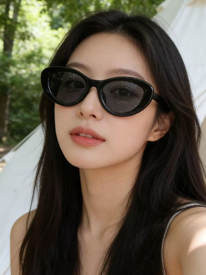 Stylish Cat Eye Sunglasses cat-eye design